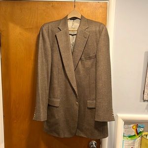 Mens XL Paul Stuart sportcoat. Really stylish and ready to wear!